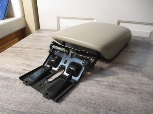 2000-2004 Toyota Avalon XLS Console Lid Armrest Ivory Tan Beige OEM Clean CA Car - Picture 5 of 17