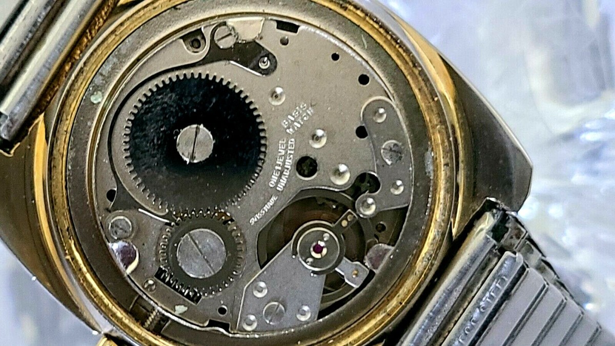 Montre Vintage Hormilton (Russe ?) - Mouvement Mécanique Manuel - Boîtier Acier, Bracelet Cuir Neuf - État Occasion