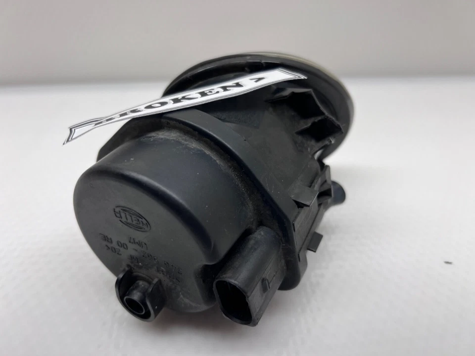 2002 2003 2004 Audi A6 Front Right Side Fog Light Unit Broken 246 556 00-RE OEM - Image 3 of 4