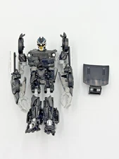 TRANSFORMERS STUDIO SERIES 28 DELUXE CLASS BARRICADE