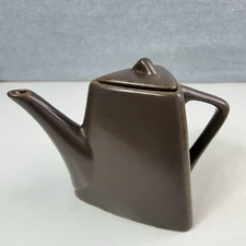 DESIGNPAC Matte Brown Triangular Teapot w/ Lid 12 oz Art Deco 3 Sides