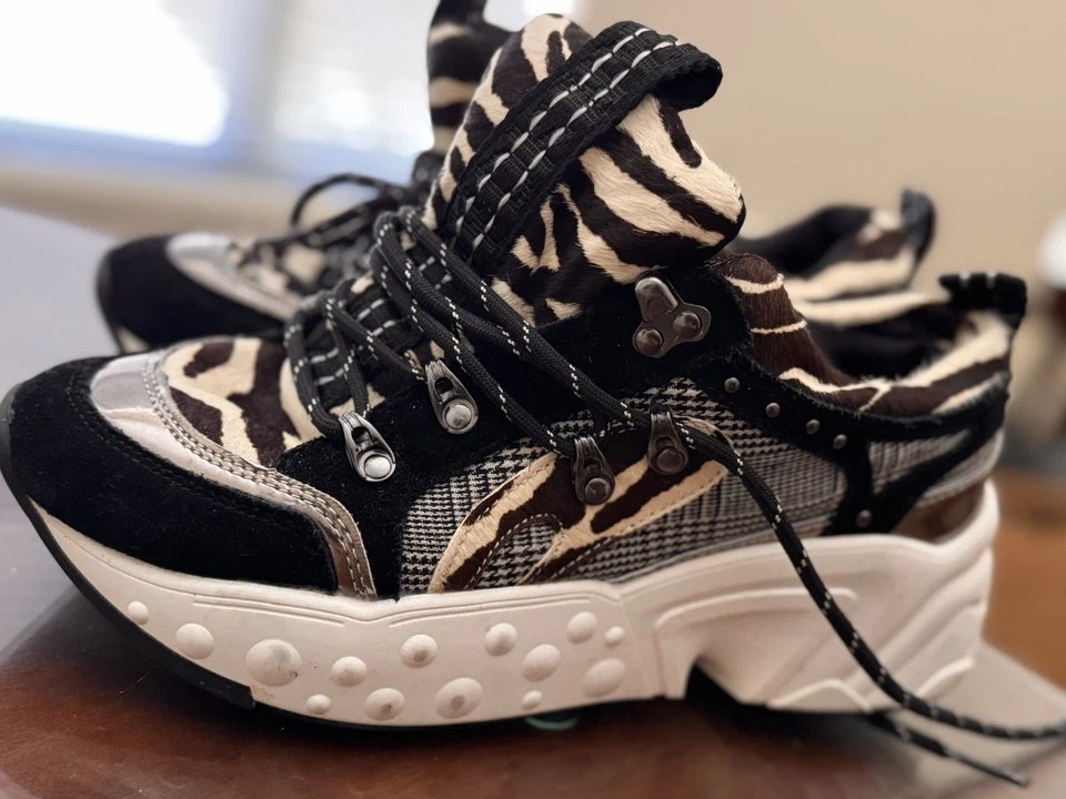 Running Shoes - Image 4 of 4