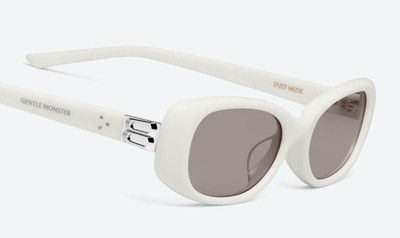 GENTLE MONSTER Dust Musk W2 Square Sunglasses White Frame Mirror
