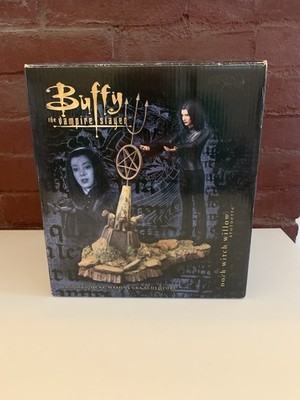 Dark Witch Willow Statuette (Buffy The Vampire Slayer) Figure #2098 of 3000