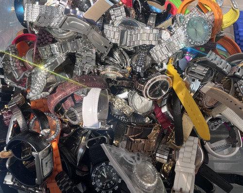 HUGE Mixed Fashion Watch Lot! Vintage and Modern! 100+ Pieces! Mixed Condition!