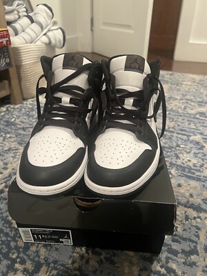Nike Air Jordan 1 Mid 5C ブラック/ホワイト　RETRO s-l400.jpg
