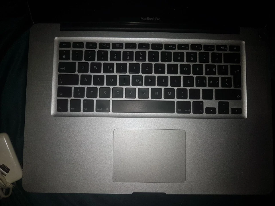 Apple MacBook Pro 15" Early 2011 - i7 2,2GHz Proz., 4GB RAM defekt/Ersatzteil - Bild 3 von 4