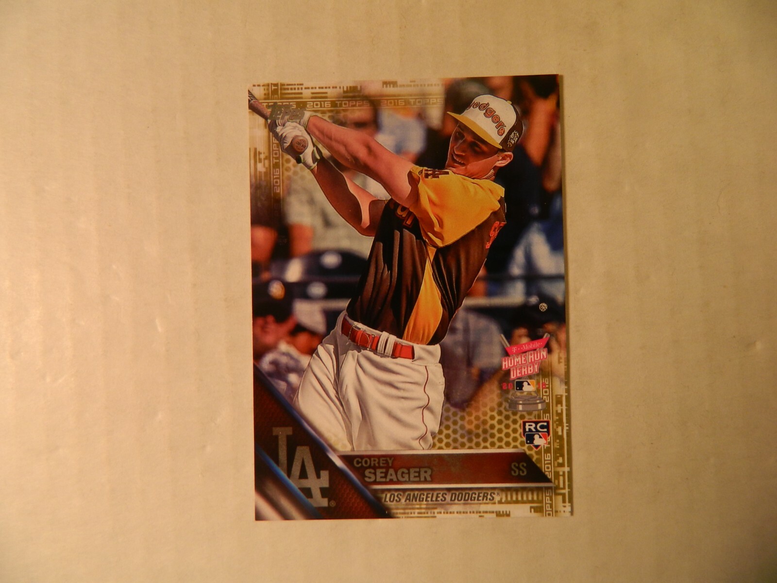 2016  Topps Gold Parallel Rookie Card of Corey Seager-Dodgers NLCS & WS MVP