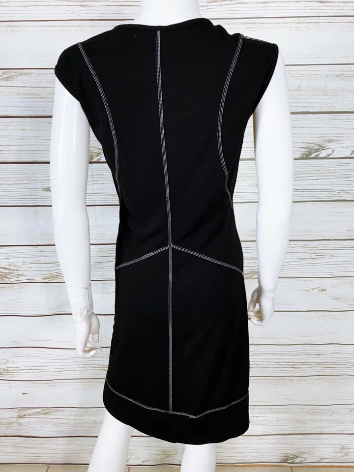 Vestido Studio M para mujer XS negro con costuras blancas cuello redondo hasta la rodilla sin mangas Foto 4 de 4