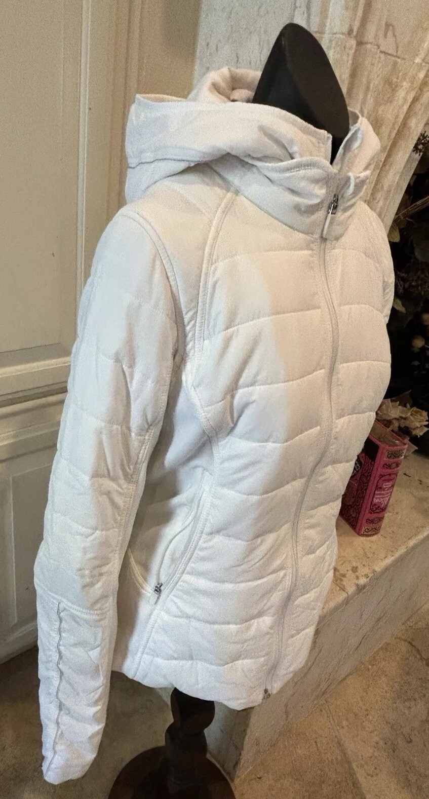 Lululemon White Quilted padding  Soft  Jacket ( 8… - image 16
