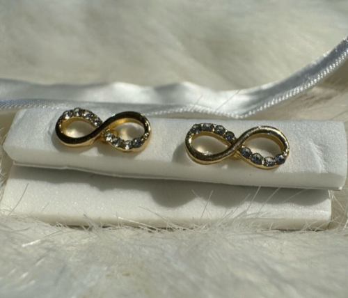 New Lucky Jewellery Gift Infinity White Zircon Small Piercing Stud Earrings cute - Imagen 1 de 7
