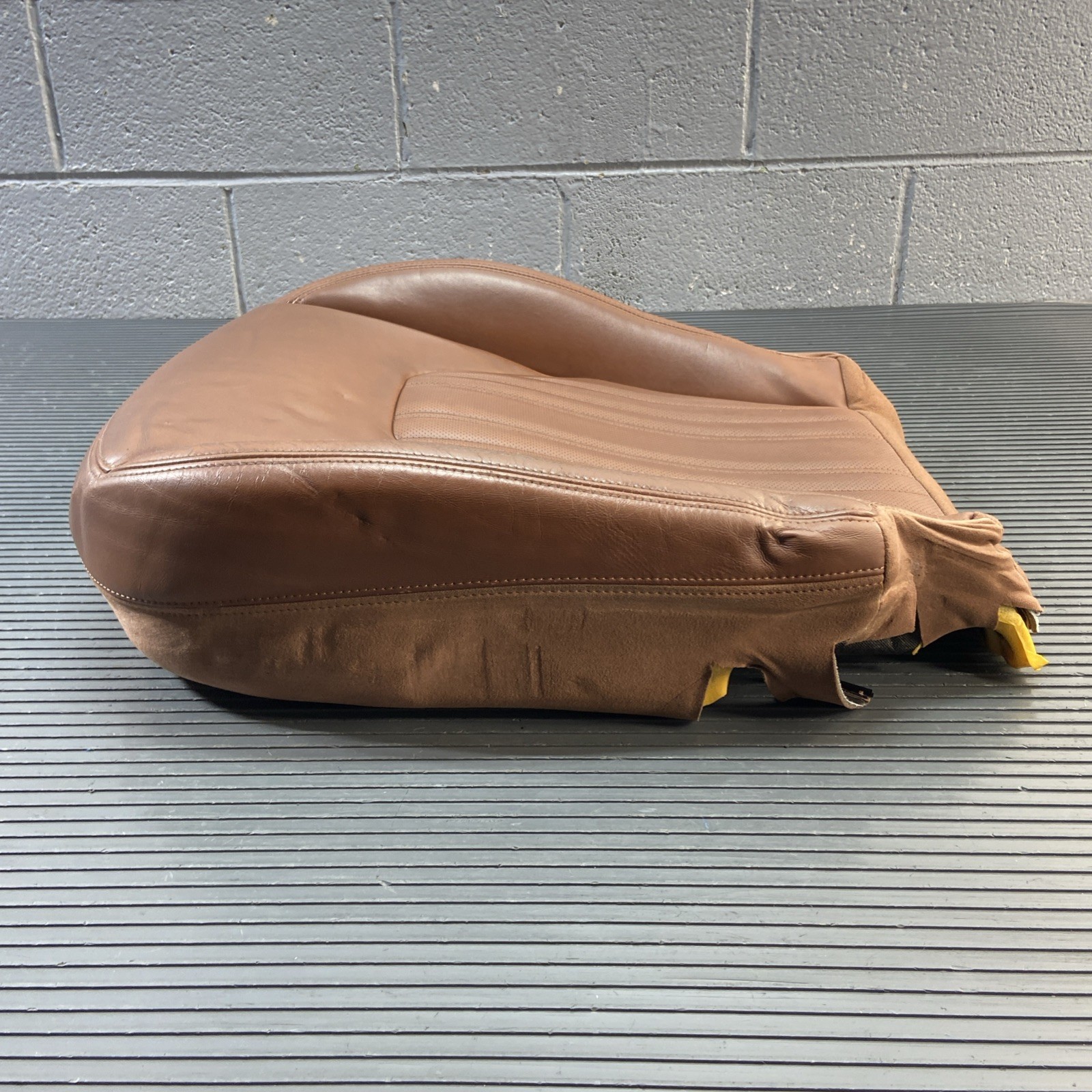 2017-2020 Maserati Levante M161 Front Left Lower Seat Cushion Tan OEM *NOTE*