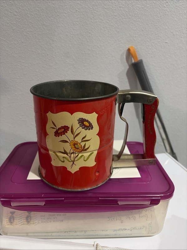 Vintage Red Metal Round Flour Sifter with Metal Handle, Floral Pattern