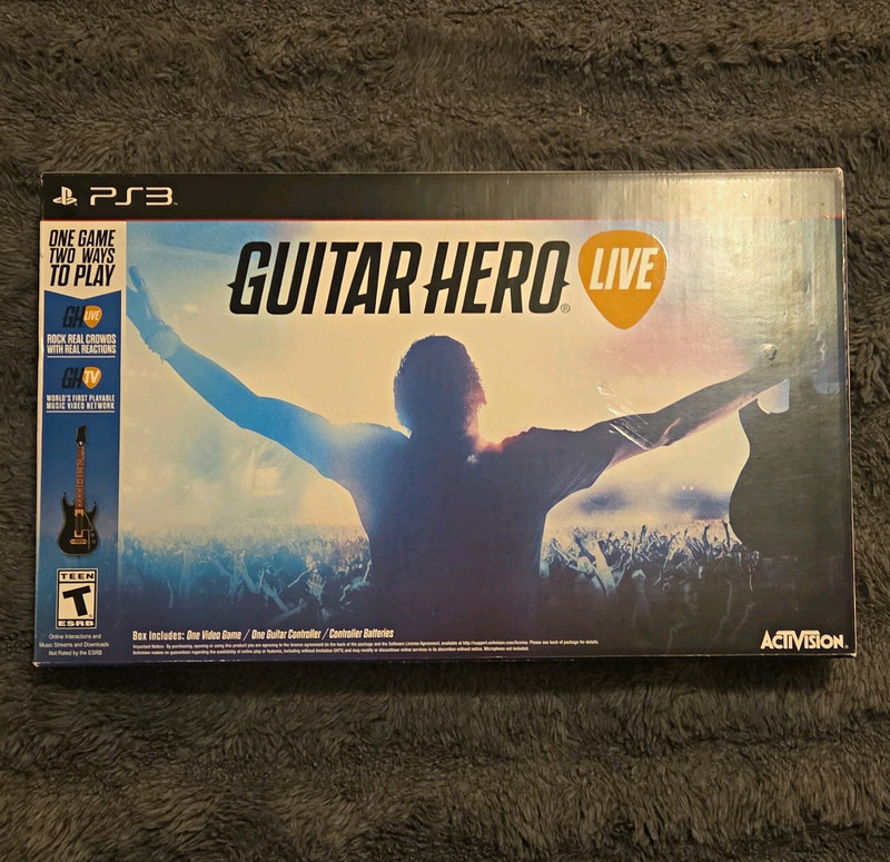 Activision Guitar Hero Live PS3 Bundle: Game, Wireless Guitar, Batteries