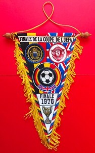 FANION WIMPEL PENNANT BANDERIN 9x11cm V.V. EMMEN (Netherland