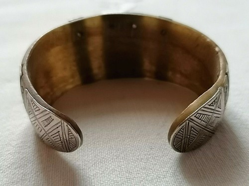 COPPIA RARI ANTICHI BRACCIALI TRIBALI TUAREG IN CORNO E ARGENTO. - Foto 8 di 12