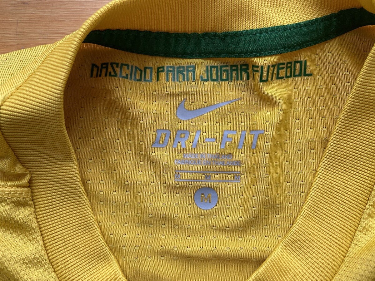 BRASIL 2011 2012 HOME FOOTBALL SHIRT SOCCER JERSEY NIKE 405504-703
