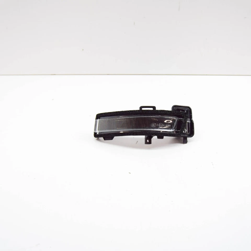 FORD RANGER T9 Front Right Door Mirror Lamp Assy 2563094 NEW GENUINE - Image 3 of 4