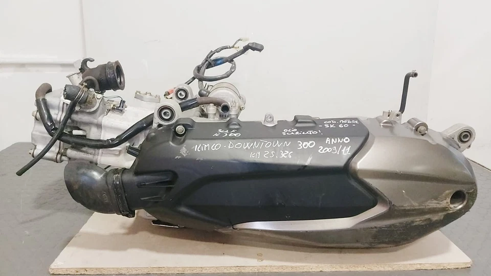 Blocco motore kymco DOWNTOWN 300 anno 2009 2011 km 25.326 - Immagine 2 di 4