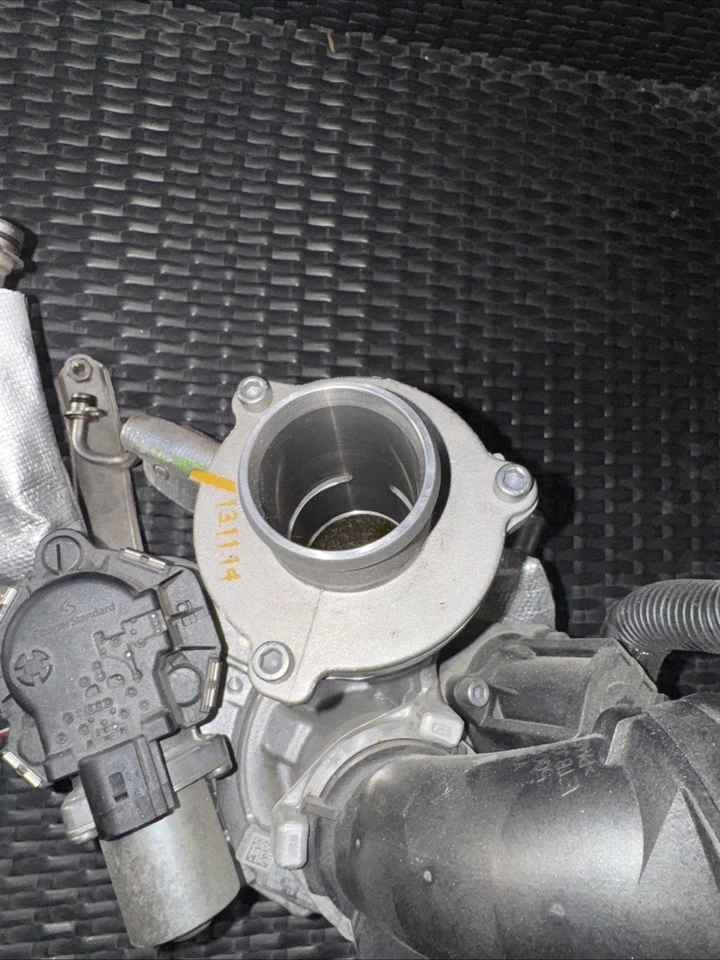 Conjunto turbocompresor CNTN para motor de 4 cilindros Audi A3 2.0 2015 Foto 4 de 4