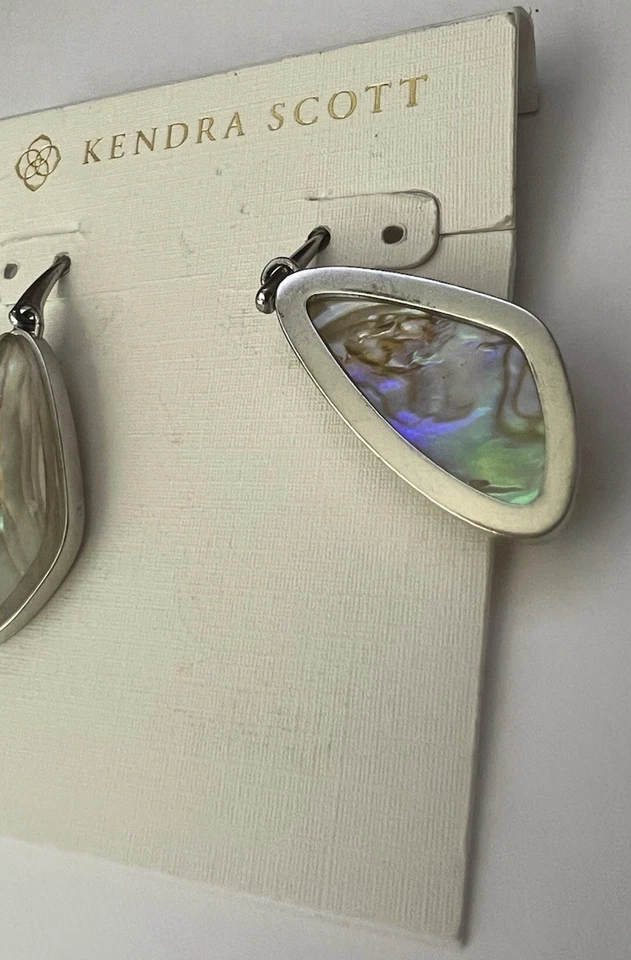 Серьги Kendra Scott McKenna серебристые с абалоном - Изображение 3 из 4