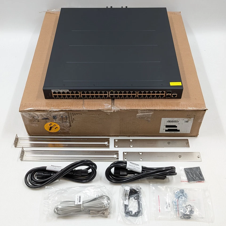 Ingrasys S6200-50ST 48-Port Ethernet Switch 1HE Dual Power (M1011427-001) schwarz