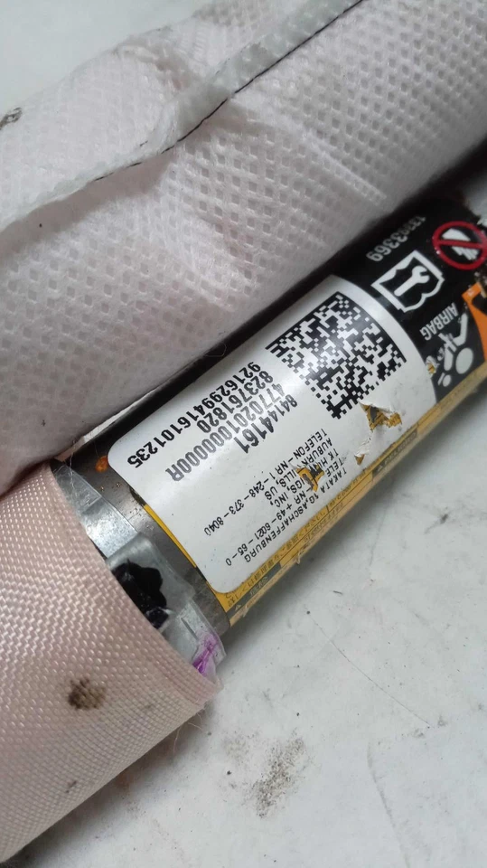 Used Right Curtain Air Bag fits: 2017 Chevrolet Malibu VIN Z 4th digit New Style - Image 2 of 4