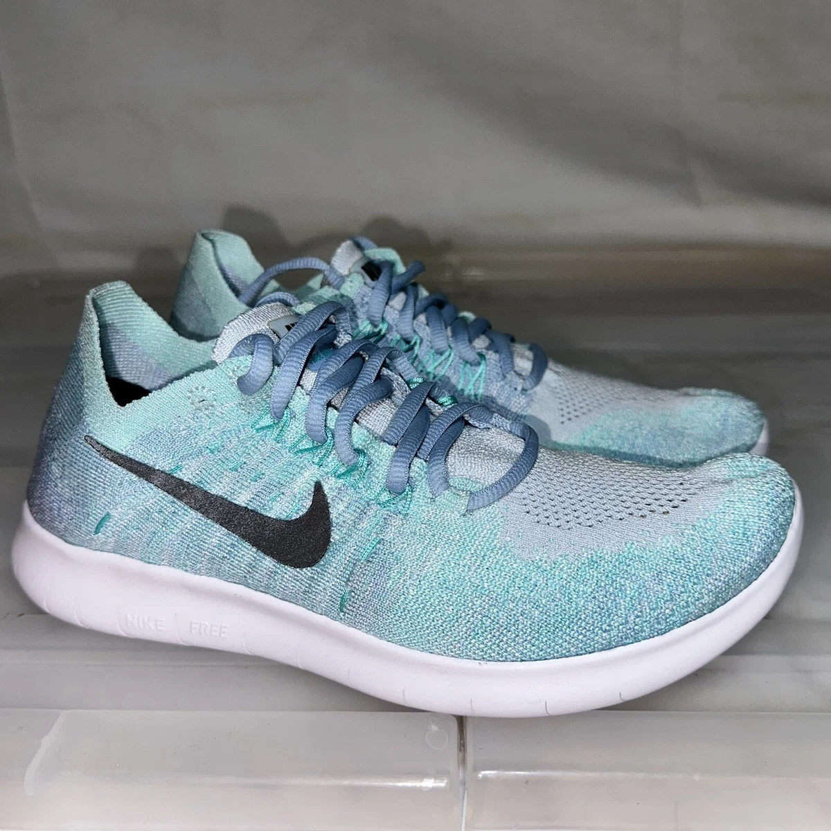 Nike free rn top flyknit light blue