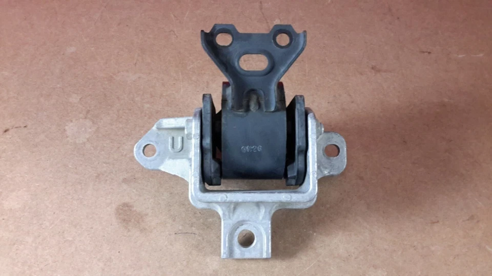 2008-2015 Mitsubishi Lancer Transmission Mount Left Side AWD OEM MN184329 Foto 3 de 4