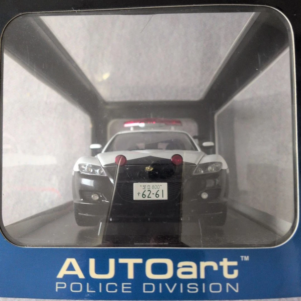 AUTOart Mazda RX-8 Police Vehicle 1/18 Minicar - Image 3 of 4