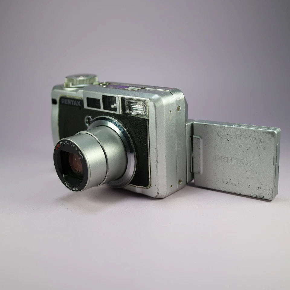 Pentax Digital Camera Optio 750Z 7.0MP Silver Flip Screen Tested With Charger - Image 3 of 4