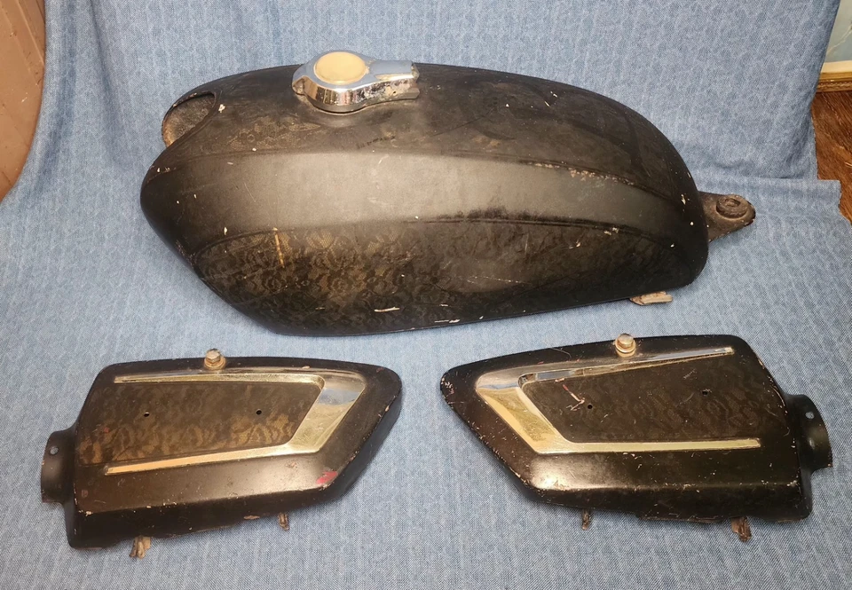 Tanque de combustible y cubiertas laterales Yamaha XS2/XS650 1972 de colección genial pintura de encaje personalizada Foto 2 de 4