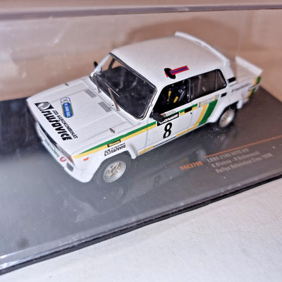 Lada VAZ 2105 VFTS Vaclav Blahna Rallye Valasska Zima 1986 1:43 IXO RAC 379B