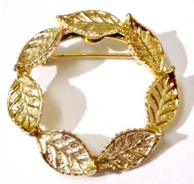 Broche Rétro Grande Feuille Gravée En Relief Couleur Or - Référence 4217 - Occasion