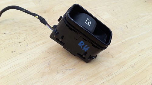 2018-2021 MERCEDES SPRINTER 3500 XD FRONT RIGHT PASSENGER SIDE WINDOW SWITCH OEM - Picture 3 of 8