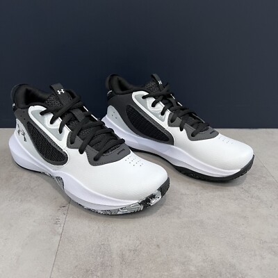 basketball player cheap shoes