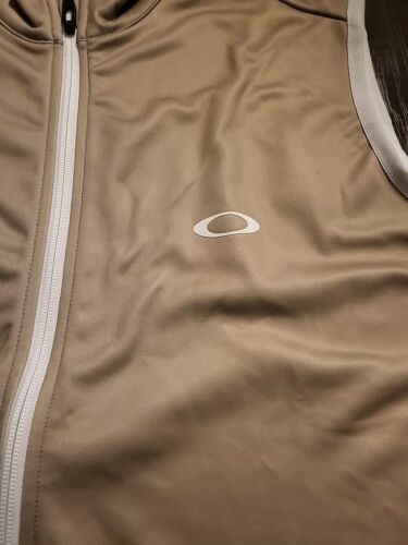 OAKLEY Men's Staple Modern Style Golf Sport Range Vest, Beige, Size Large NEW - Picture 4 of 13
