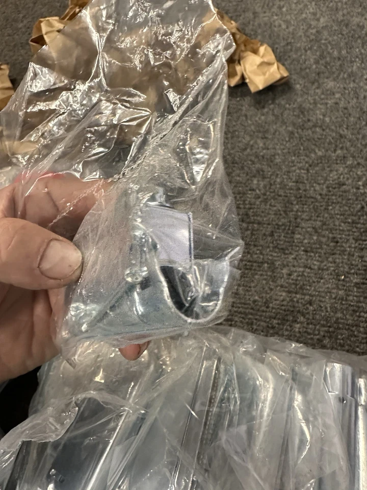 50 pcs Amphenol 1577264057B 64-position right-angle IDC Connector 157 Series - Image 3 of 4