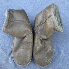 UGG Boots Girls Size 4 Brown Classic Short Sheepskin Leather Winter Snow Warm