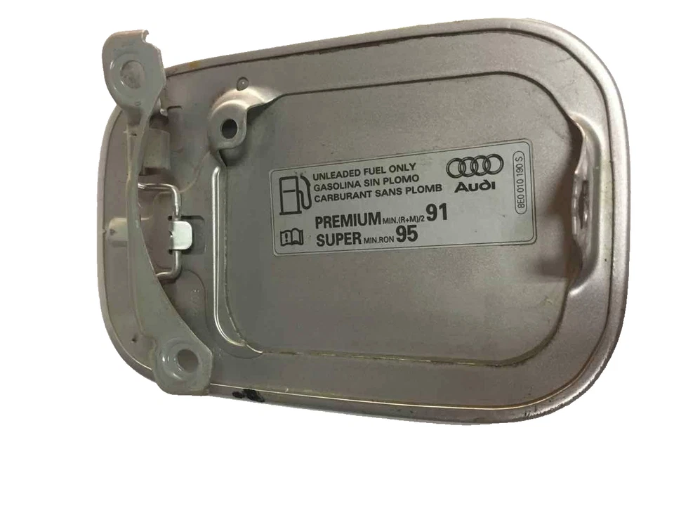 Audi A4 2002 2003 2004 2005 sedán vagón tanque de combustible puerta tapa de llenado de gasolina plateada Foto 4 de 4