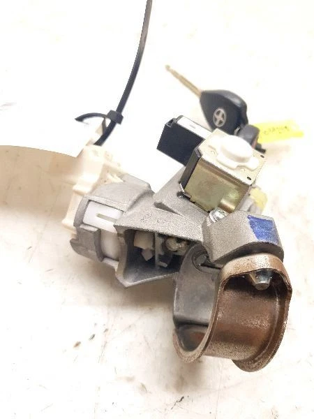 08-14 INTERRUPTOR DE ENCENDIDO SCION XD CONVENCIONAL CON LLAVE Foto 3 de 4