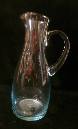 VINTAGE HANDMADE BLUE TINTED GLASS PITCHER - 1.5 Quart - Picture 3 of 9