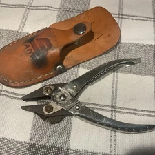 Sampo Fine Tooth JAW FLAT NOSE 4951-140 6" PARALLEL PLIERS MADE IN ENGLAND