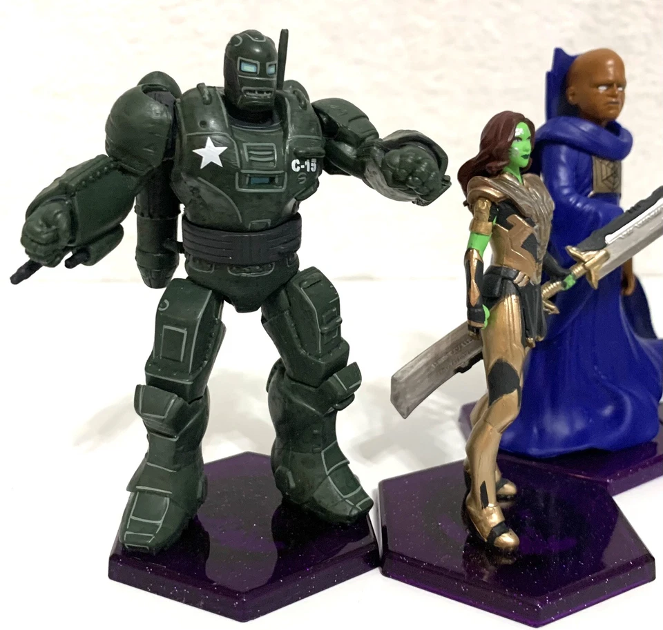 Lote de 8 bonecos Disney Marvel Avengers Superheroes PVC 4" enfeites de bolo - Imagem 2 de 4