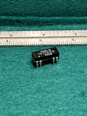 (1) Hamlin HE721C1210 REED Relay 12V Coil SPDT 14 Pin Dip NOS