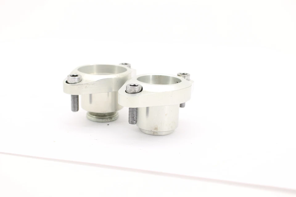 Triumph Daytona 675R 2011 basculante trasero suspensión trasera ajustadores T2070229 Foto 3 de 4