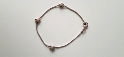 7,5'' Sterlingsilber Schlangenkette Armband mit drei Sternen & Federringverschluss