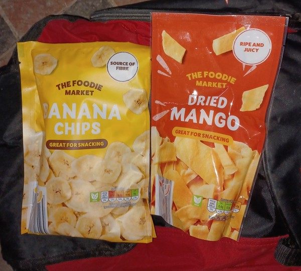 Chips de plátano seco 200 g y chips de mango seco 125 g se venden por fecha septiembre 2026