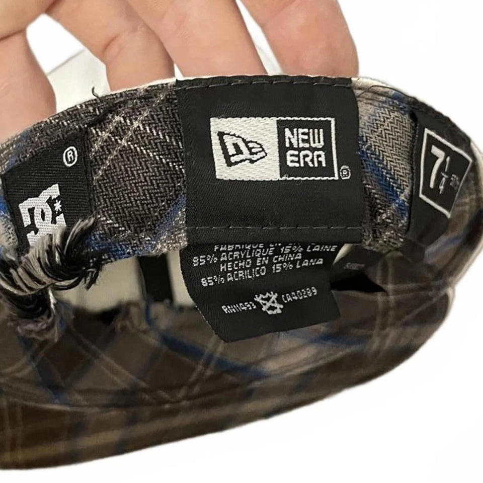 Gorra de Colección DC X New Era Ajustada Blanca y Azul Patchwork Bordada Talla 7 1/4 57,7 cm Foto 4 de 4