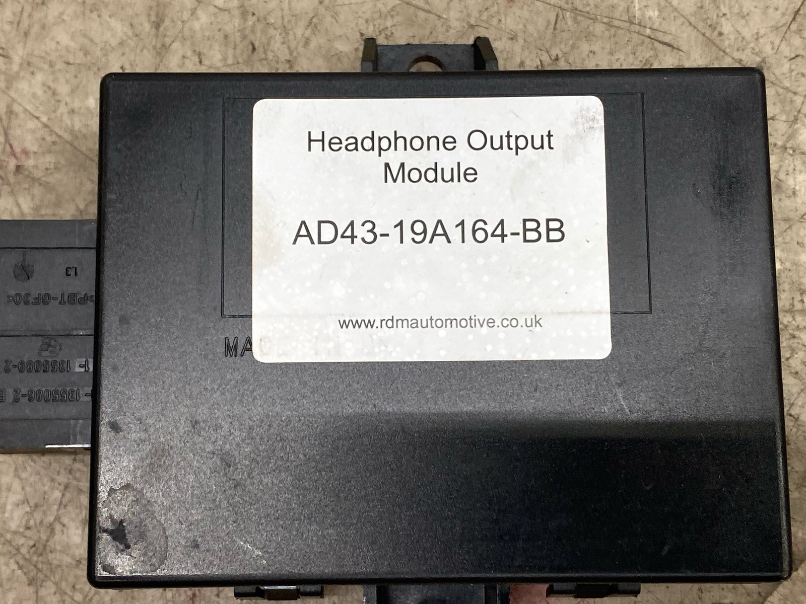 2015 ASTON MARTIN RAPIDE HEADPHONE OUTPUT CONTROL MODULE UNIT AD43-19A164-BB OEM
